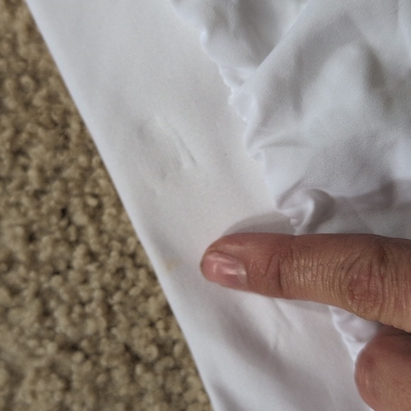 Under Armour Loose White Athletic Workout Shorts Size XL - Picture 6 of 6